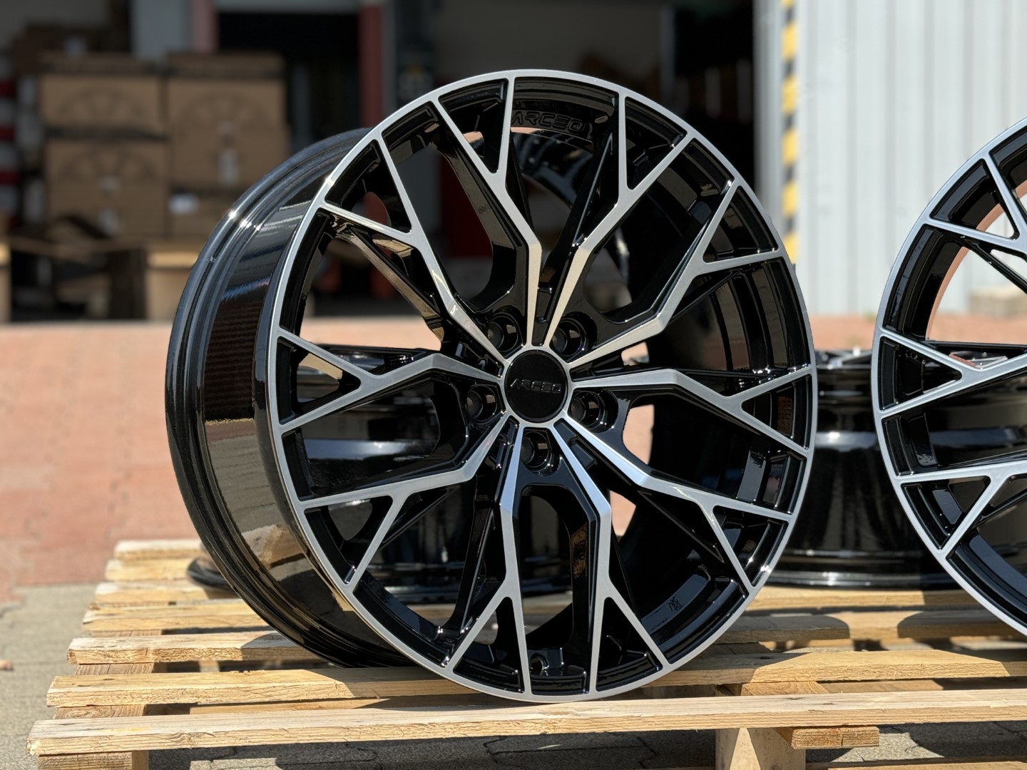 R20 5x112 (73,1) ARCEO ROMA BLACK DIAMOND 9J ET35 