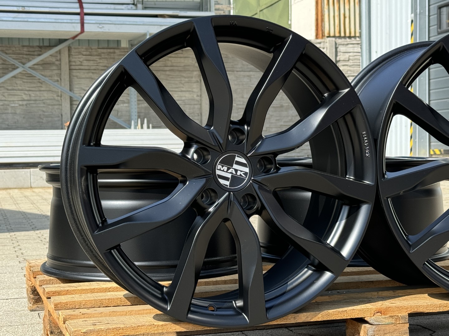 R21 5x130 (71,6) MAK KOLN 9.5J ET52 MATT BLACK 