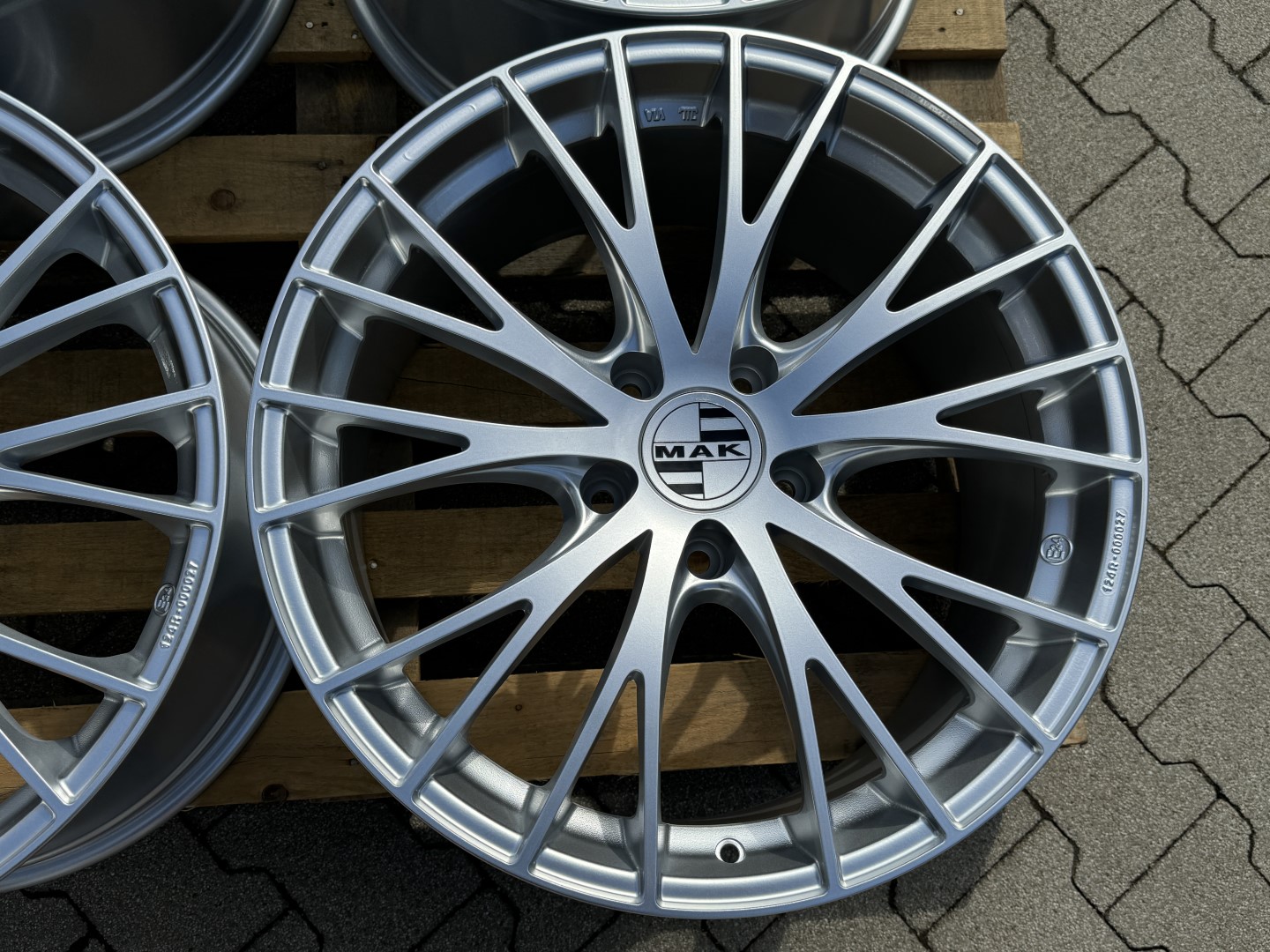 R20 5x130 (71,6) MAK RENNEN 10J ET50 SILVER