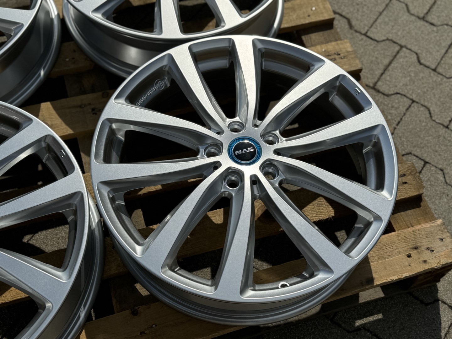 R19 5x112 (66,6) MAK WATT SILVER 5J ET43  / BMW i3