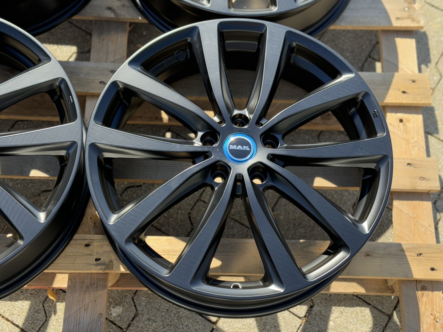 R19 5x112 (66,6) MAK WATT 5J ET28 MATT BLACK - BMW i3 