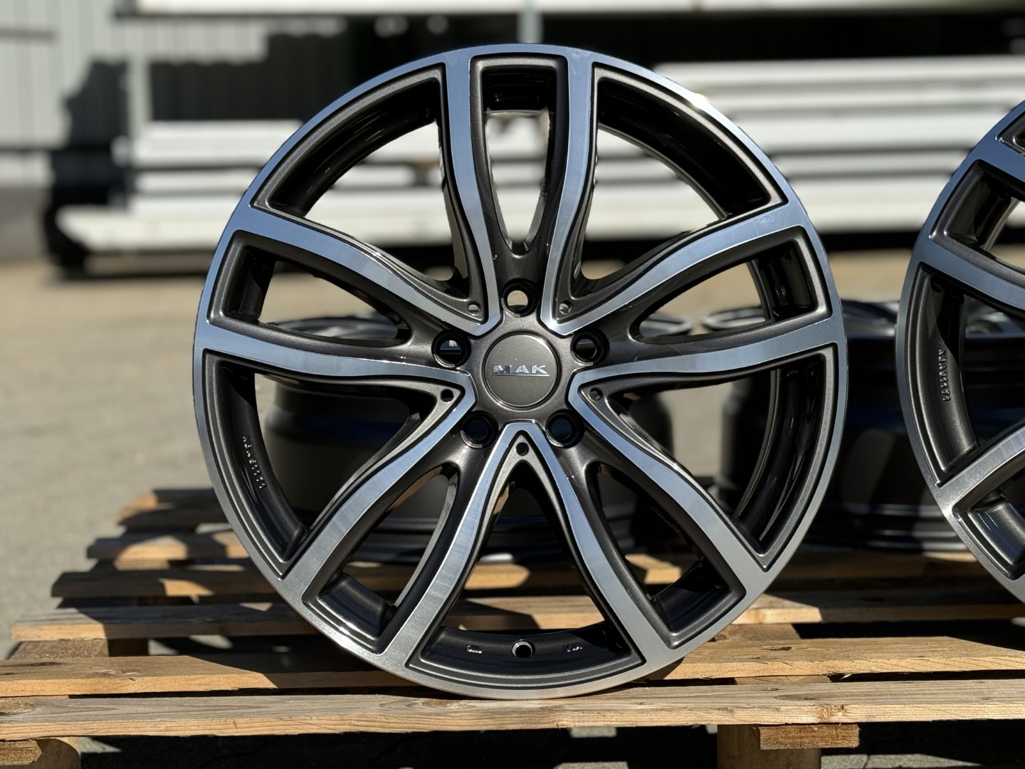 R18 5x112 (66,6) MAK FAHR GUN MET-MIRROR FACE 7.5J ET51 BMW X1 X2 új