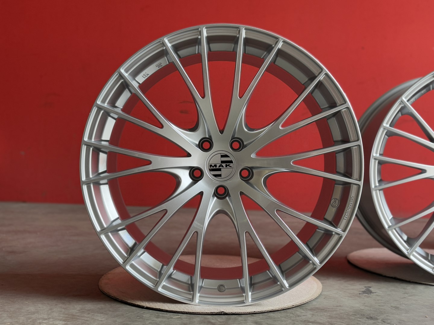 R21 5x112 (66,45) MAK RENNEN SILVER 9J ET26