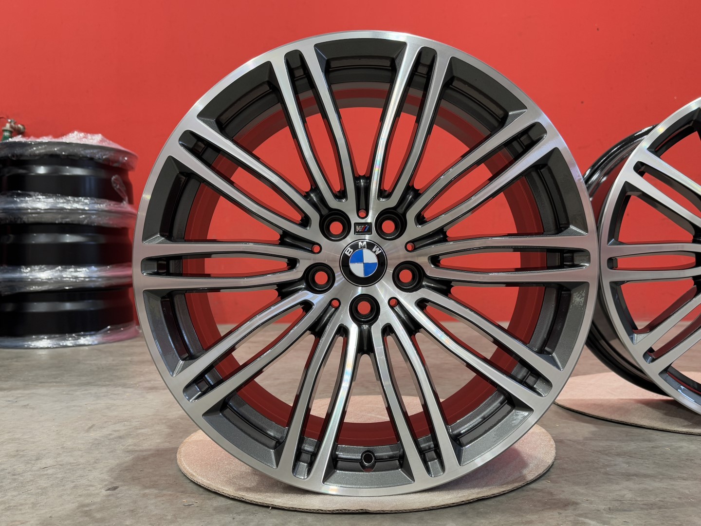 R19 5x112 Original BMW Style M664 - 664M - 5 series G30 G31  - 8J ET30 9J ET44  OE 7855085 , 7855086  DVOJROZMER